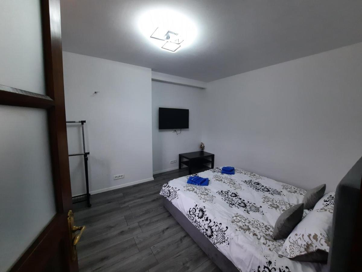 Apartamento House Side By Side Braşov Exterior foto